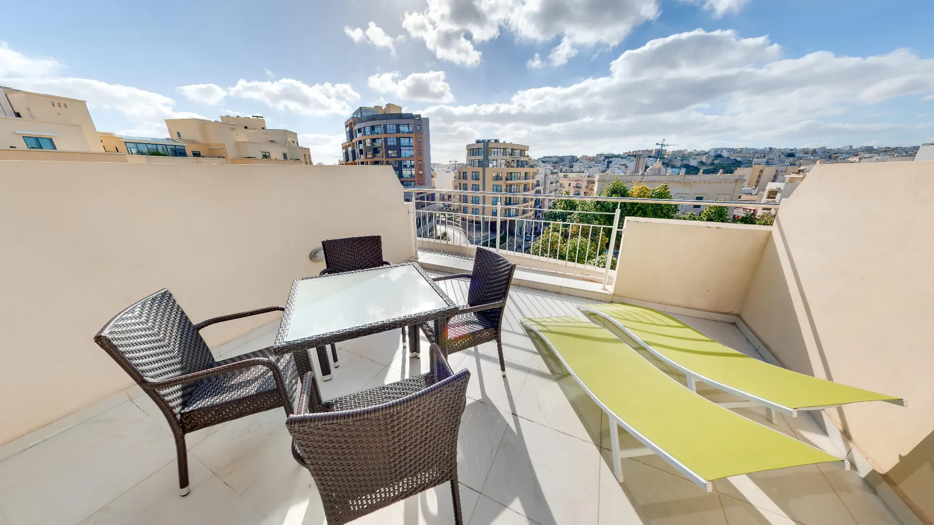 سانت جوليان Onyx Apartments 3*, سانت جوليان مالطا